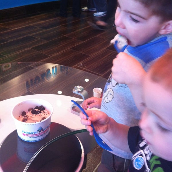 Photo taken at Frozen Planet Yogurt by Vanessa P. on 5/26/2013