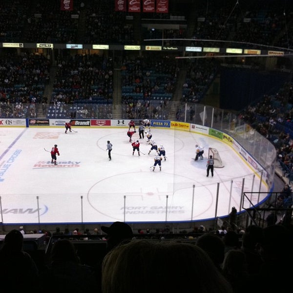 Снимок сделан в SaskTel Centre пользователем Jordon C. 2/10/2013