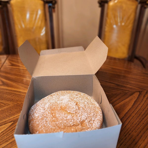 Yeh's Bakery 9 tips from 596 visitors