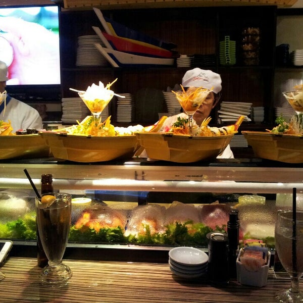 Foto diambil di Sushi Yama Asian Bistro oleh Anna H. pada 8/13/2016