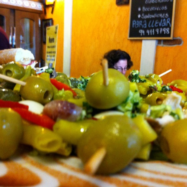 1/30/2013 tarihinde Ane L.ziyaretçi tarafından Bodegón Mendia'de çekilen fotoğraf