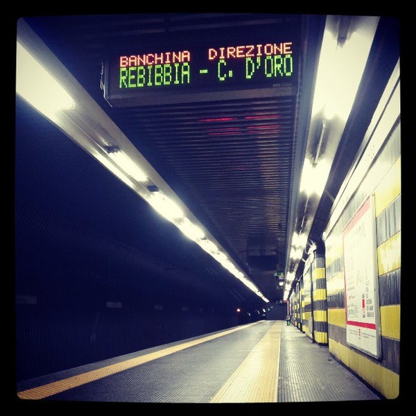 metro-policlinico-mb-metro-station-in-roma