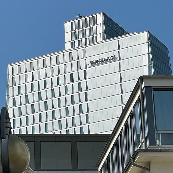 Foto tirada no(a) JW Marriott Hotel Frankfurt por Daryl K. em 5/26/2023
