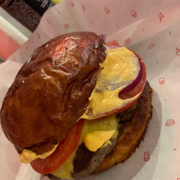 Photo taken at Moo Moo Burgers by Turke D. on 8/24/2019