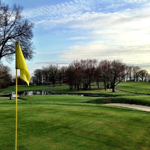 Photo taken at Pelham Bay and Split Rock Golf Courses by Viral P. on 4/15/2013