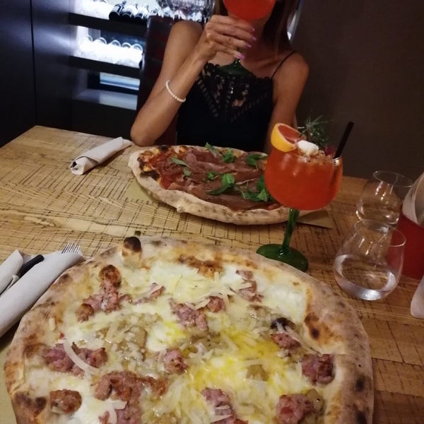 9/20/2020 tarihinde Claire C.ziyaretçi tarafından Al Vicolo Pizza &amp; Vino'de çekilen fotoğraf