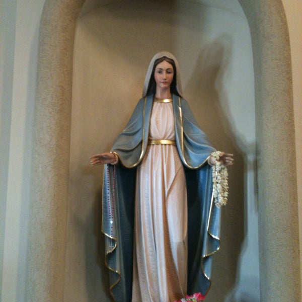 Saint Mary Magdalene Catholic Church, 2654 E Williams Field Rd, Гилберт, AZ...