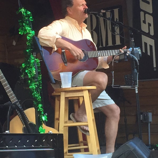 Das Foto wurde bei Smokin&#39; Tuna Saloon von Larry M. am 3/18/2017 aufgenommen