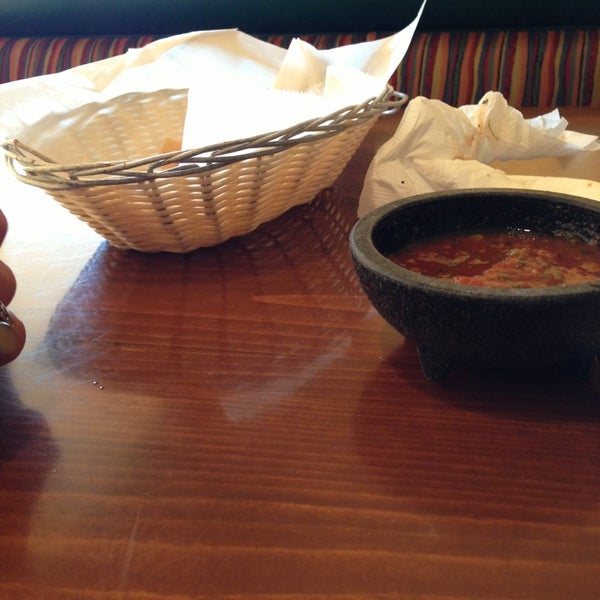 Foto tirada no(a) Sal&#39;s Mexican Restaurant - Fresno por Gentry em 1/17/2013