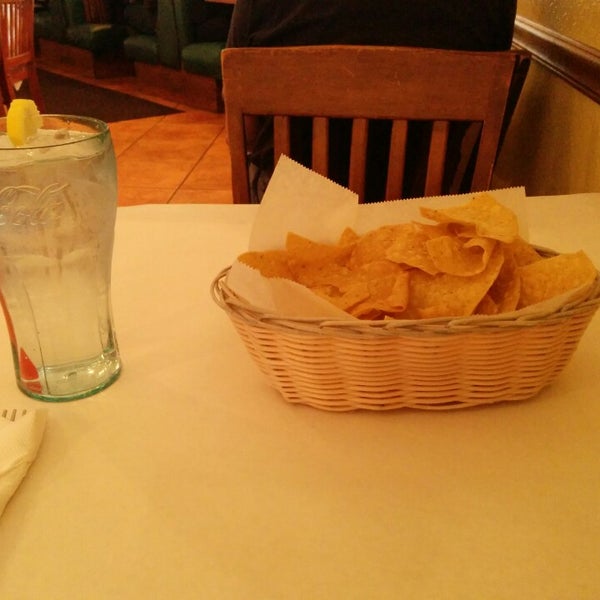 Das Foto wurde bei Sal&#39;s Mexican Restaurant - Fresno von Gentry am 4/6/2014 aufgenommen