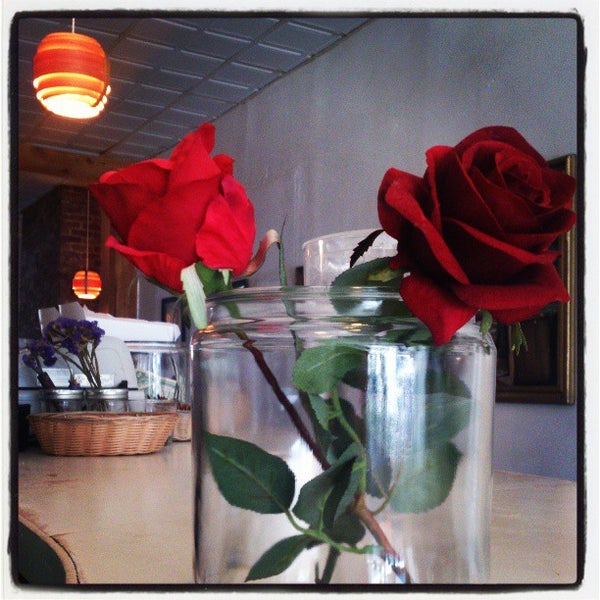 4/4/2013 tarihinde Erika S.ziyaretçi tarafından Boulevard Cafe'de çekilen fotoğraf
