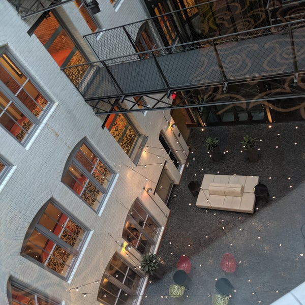 รูปภาพถ่ายที่ Residence Inn by Marriott Boston Downtown/Seaport โดย Deborah B. เมื่อ 8/21/2019