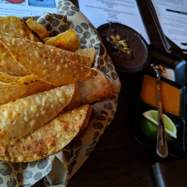 Das Foto wurde bei SOL Mexican Cocina | Newport Beach von Deborah B. am 1/18/2019 aufgenommen