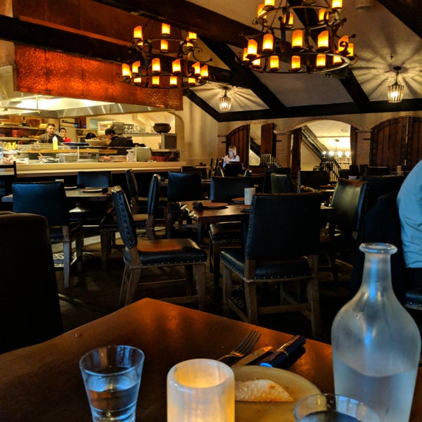 1/18/2019 tarihinde Deborah B.ziyaretçi tarafından SOL Mexican Cocina | Newport Beach'de çekilen fotoğraf