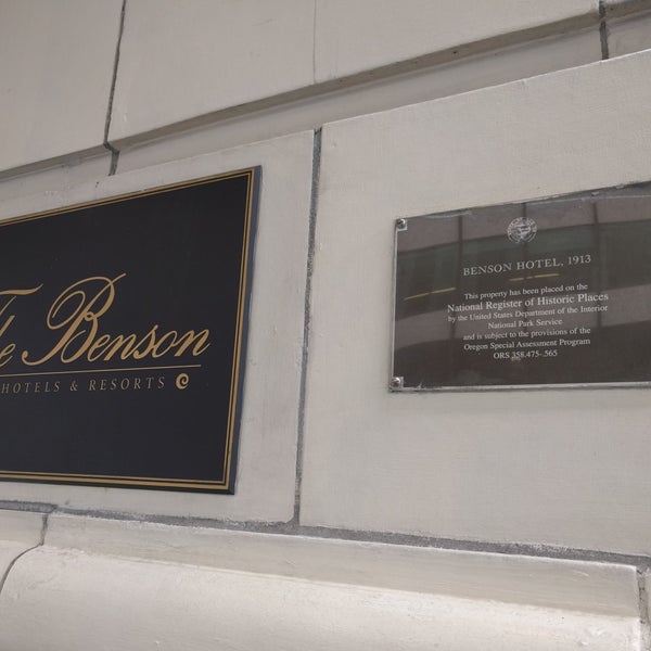 Photo taken at The Benson Portland, Curio Collection by Hilton by Deborah B. on 7/20/2018