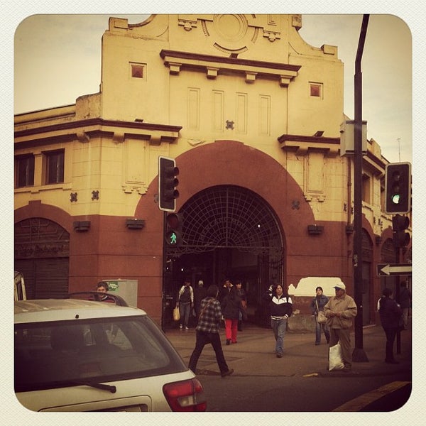 Photo taken at Mercado Municipal by Luxo M. on 9/14/2012