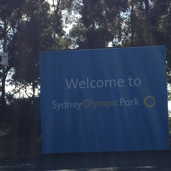 Foto diambil di Sydney Olympic Park Aquatic Centre oleh Merel 👸 pada 7/18/2015