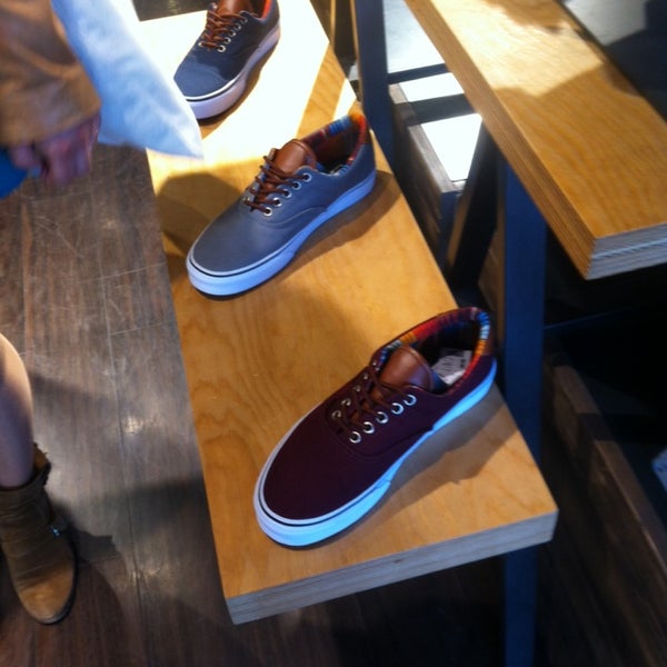 vans rue du faubourg saint antoine