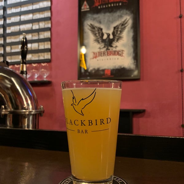 Foto scattata a Blackbird Bar da Serge B. il 10/18/2019