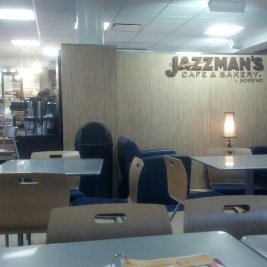 รูปภาพถ่ายที่ Jazzman&#39;s Cafe &amp; Bakery โดย Kassi M. เมื่อ 11/7/2012