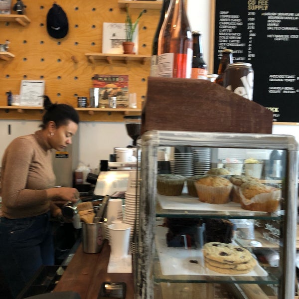 Das Foto wurde bei Ludlow Coffee Supply von Shah A. am 1/19/2019 aufgenommen