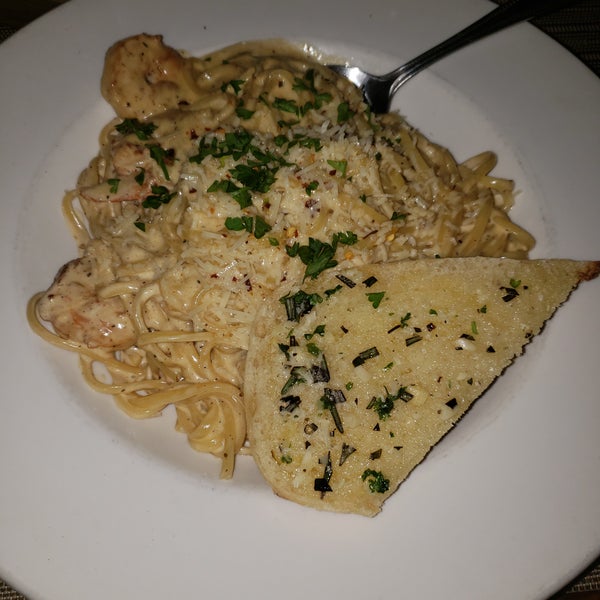 The shrimp scampi is very good, and super rich!!!