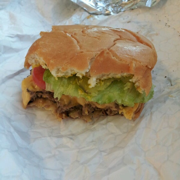 Foto scattata a Hat Creek Burger Co. da Bruce R. il 3/23/2013