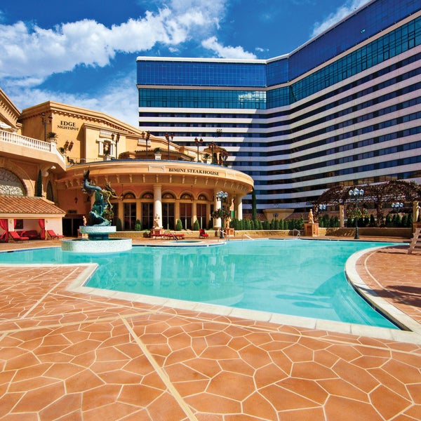 รูปภาพถ่ายที่ Peppermill Resort Spa Casino โดย Peppermill Resort Spa Casino เมื่อ 3/3/2014