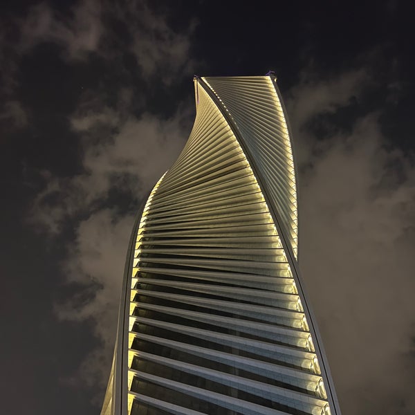 รูปภาพถ่ายที่ Majdoul Tower โดย A . เมื่อ 12/31/2023