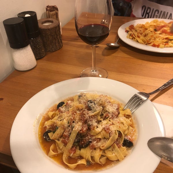 Foto scattata a Semolina italyan Restoran da Sami A. il 4/20/2019