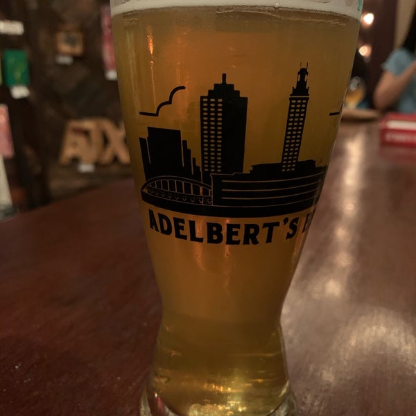 รูปภาพถ่ายที่ Adelbert&#39;s Brewery โดย Michael D. เมื่อ 10/10/2019