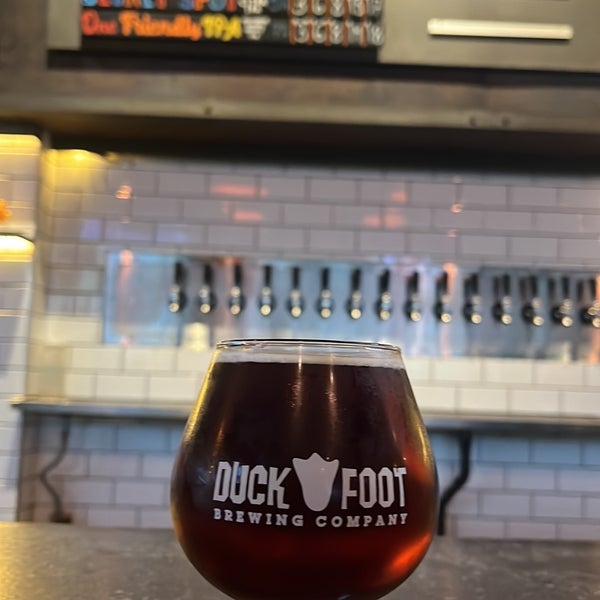 Снимок сделан в Duck Foot Brewing Company пользователем Michael D. 4/18/2023