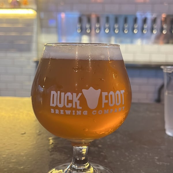 Foto tirada no(a) Duck Foot Brewing Company por Michael D. em 4/18/2023