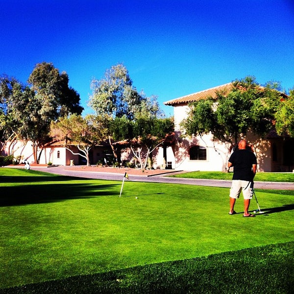 Das Foto wurde bei Painted Desert Golf Club von Claudia M. am 5/13/2013 aufgenommen