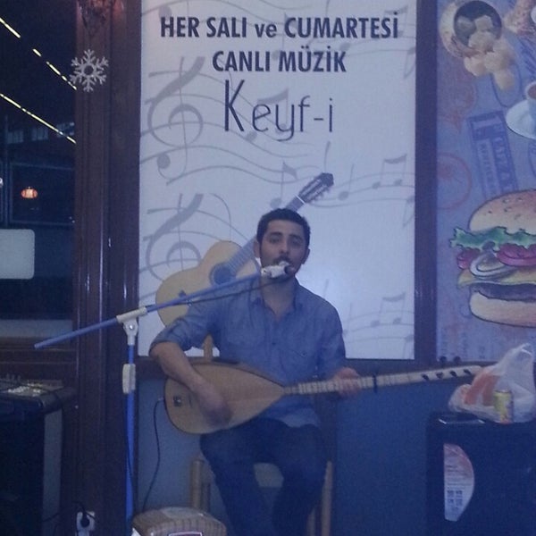 Foto diambil di Royal Cafe Nargile oleh Rıza K. pada 5/21/2013