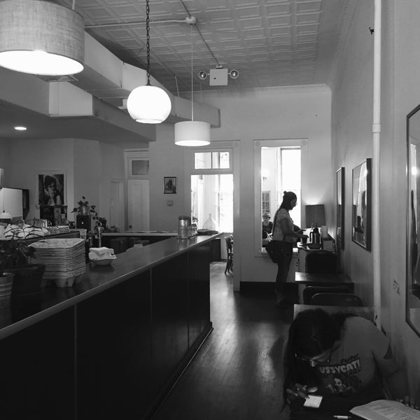 6/4/2016 tarihinde Matthew E.ziyaretçi tarafından Propeller Coffee'de çekilen fotoğraf