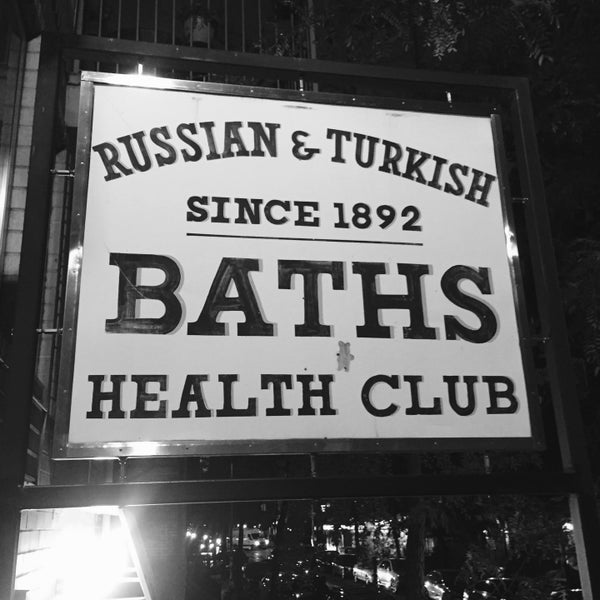 Foto tirada no(a) Russian &amp; Turkish Baths por Matthew E. em 10/19/2015