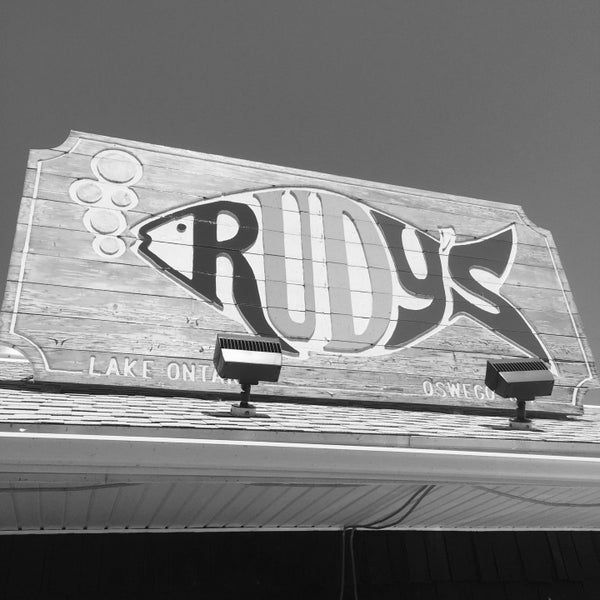 Photo taken at Rudy&#39;s Lakeside Drive-In by Matthew E. on 7/3/2016
