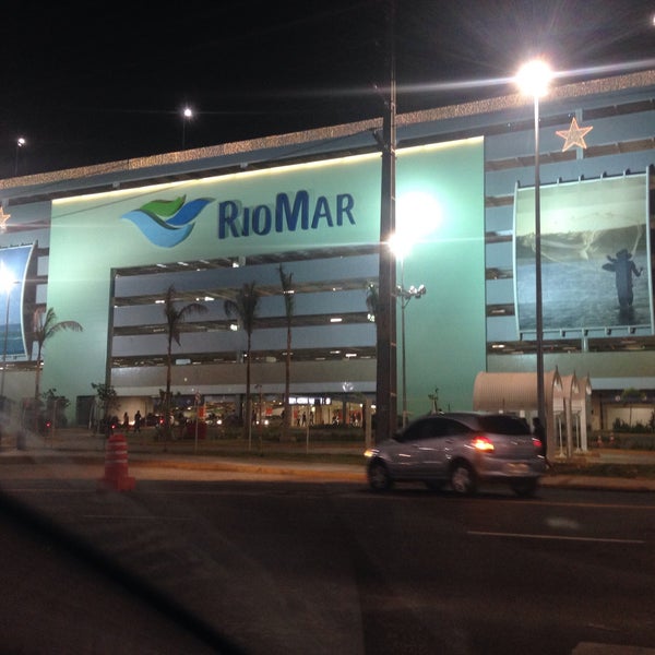 Photo taken at RioMar Fortaleza by Eduardo P. on 12/30/2014