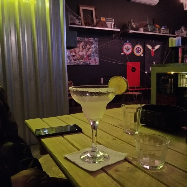 รูปภาพถ่ายที่ Caixote Bar โดย Flávia C. เมื่อ 11/3/2017