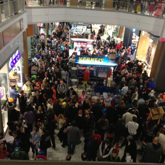 Photo taken at Mapleview Shopping Centre by Michael A. on 10/29/2012