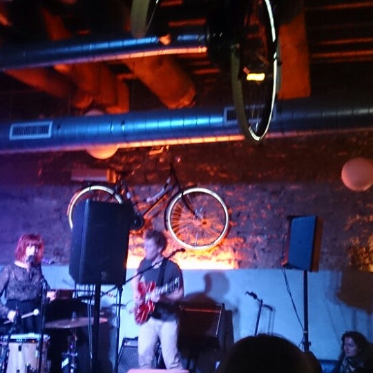 Le Café Olive Arènes 22 Boulevard Victor Hugo