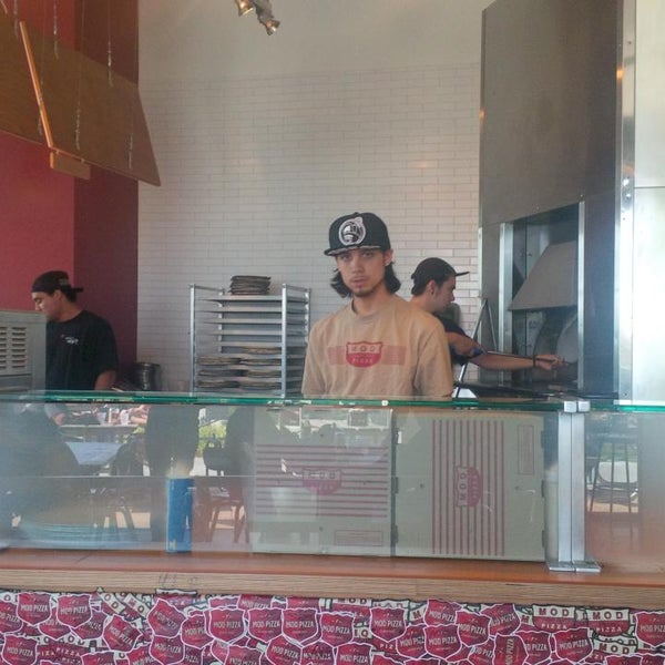 9/8/2013にBob C.がMod Pizzaで撮った写真
