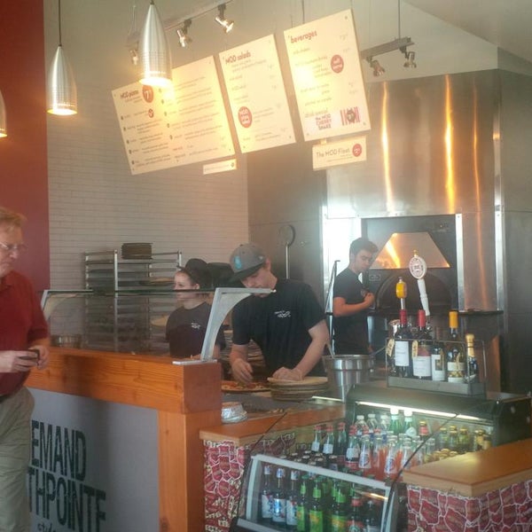 10/6/2013にBob C.がMod Pizzaで撮った写真
