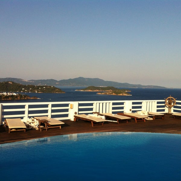 6/10/2013 tarihinde Dimitris M.ziyaretçi tarafından Kivo Art Hotel &amp; Suites Skiathos'de çekilen fotoğraf