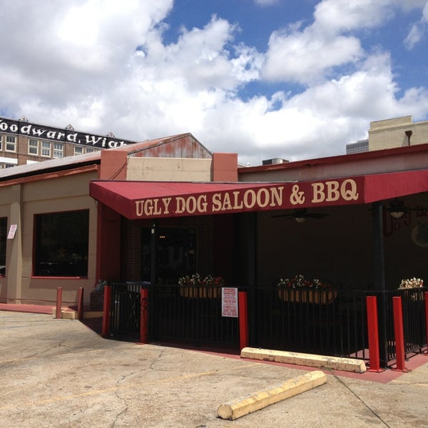 Photo taken at Ugly Dog Saloon and BBQ by Harjit on 6/1/2013