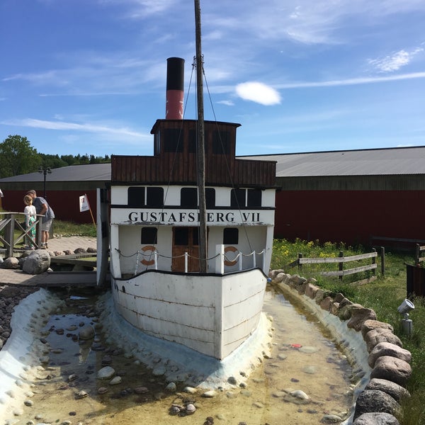 Photo taken at Siggesta Gård by Lars-Erik N. on 6/6/2016