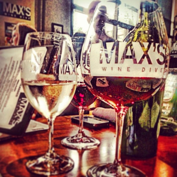 Das Foto wurde bei MAX&#39;s Wine Dive Dallas von Cara F. am 4/27/2013 aufgenommen