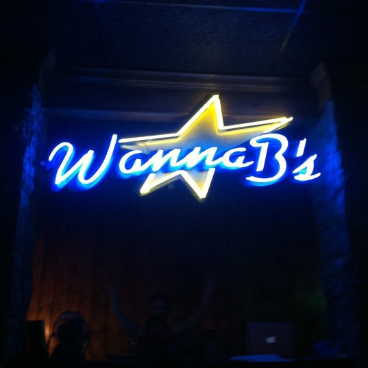 รูปภาพถ่ายที่ WannaB&#39;s Karaoke Nashville โดย Ace S. เมื่อ 12/31/2012