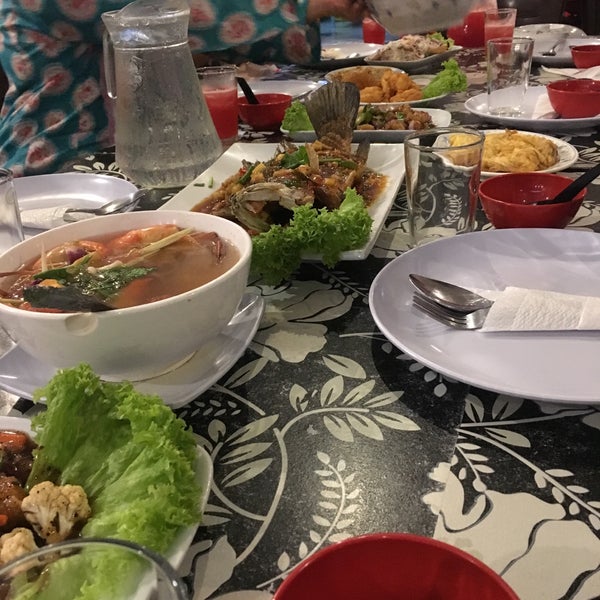 Wana Cafe Jalan Intan 3, Bandar Baru Teluk Intan